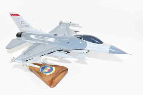 Lockheed Martin® F-16 Fighting Falcon®, 119th Fighter Squadron, Maßstab 1:33 (18")