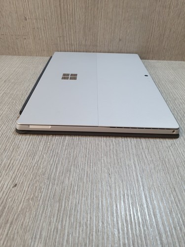 Microsoft Surface Pro (5th Gen) 12.3" M3-7Y30 4GB RAM 128GB NVMe Grade B EB2911 - Picture 8 of 10