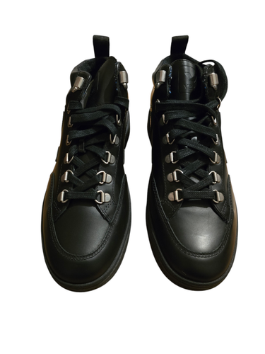 VEJA Women's Hiking-Inspired Leather Trainers - Black - Size 39 (UK 6) - Used - Picture 2 of 11