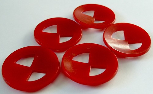DEEP RED MID CENTURY MODERNIST BAKELITE BUTTONS SET OF 4 +1    1.25 DIAMETER - Picture 2 of 4