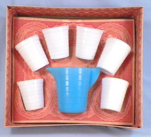 Akro Agate Water Set Concentric Ring 7 Pc Blue White OB Vintage Childs Toy #112 - Picture 1 of 11