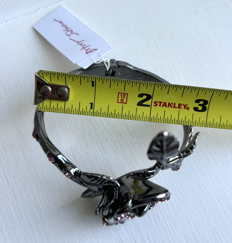 Betsey Johnson Gunmetal Rose Bracelet Hinged Bangle Flower w/ Pink Rhinestones - Picture 7 of 9