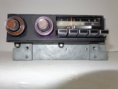 1972 Chrysler 3501 Chrysler Dodge Mopar AM/FM Radio Push Button Philips Mark 2