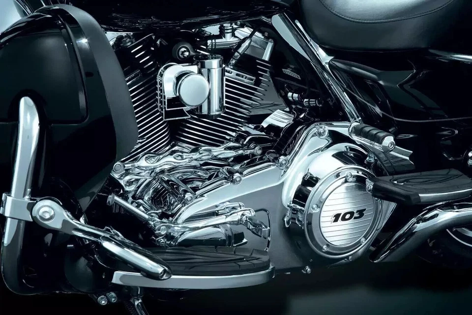 Capa primária interna cromada Kuryakyn Harley Davidson Touring 2009-2016 - 7780 - Imagem 2 de 3