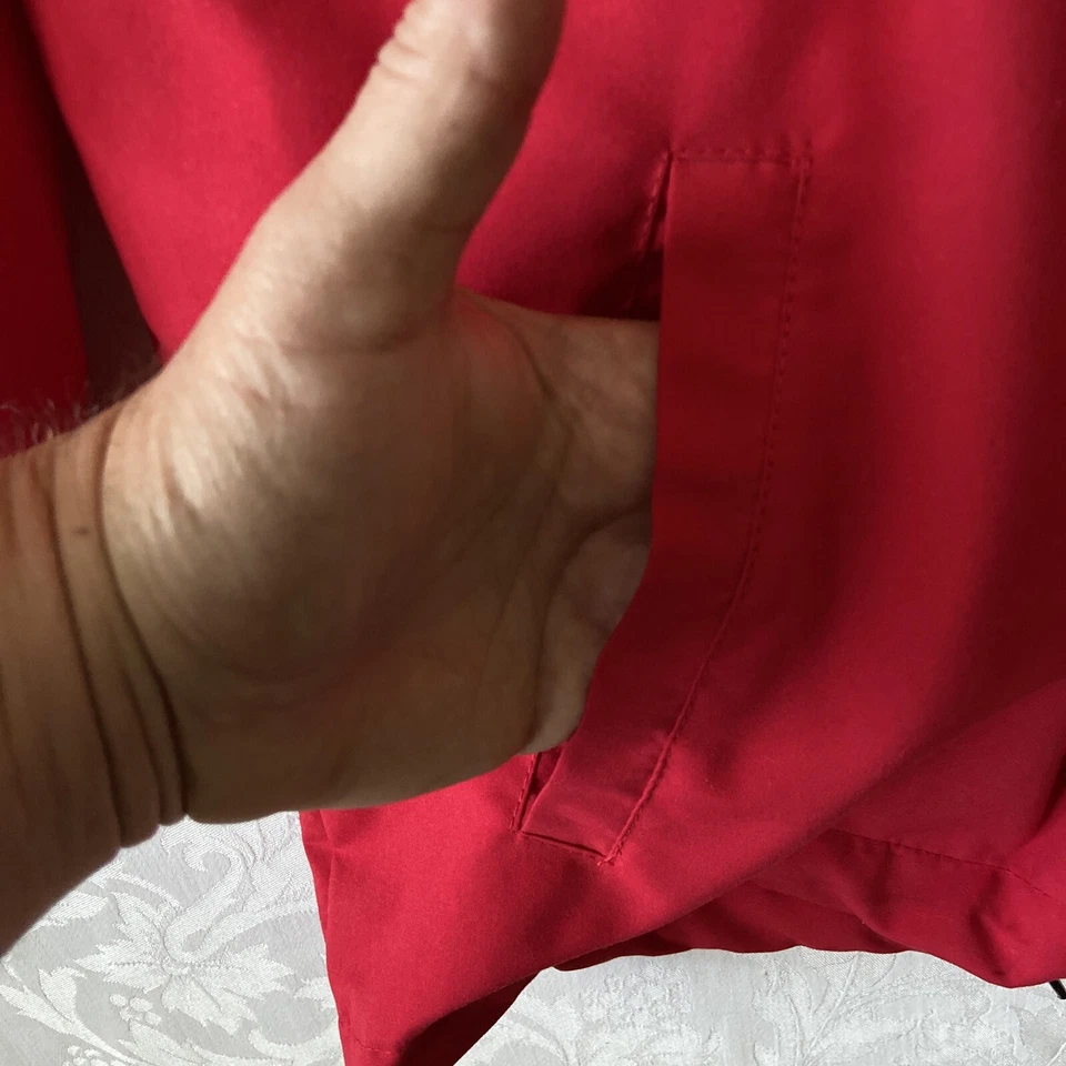 Jaqueta corta-vento Luxor Las Vegas vermelha masculina tamanho pequeno peito 42 comprimento 31,5 - Imagem 4 de 4