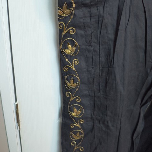 Dupatta Black & Gold Embroidered Pants - Picture 3 of 8