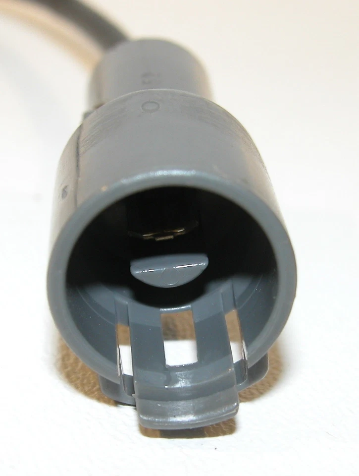 New GM Pre Cat Position 1 Oxygen Sensor Fits 1985-1988 Chevrolet Nova - Image 3 of 3