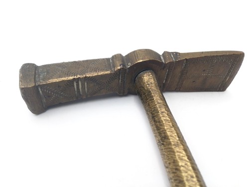 Ancien marteau à casser le sucre touareg en bronze - Imagen 6 de 10