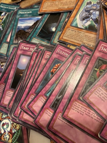 Yu-Gi-Oh! Cards Bulk Lot Unsearched Player Collection Vintage & Modern Mix - Foto 5 di 15