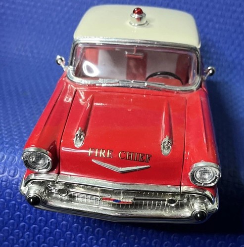 Road Legends Chevy Bel Air Fire Chief 1957 1:18 Red/WHITE Diecast Model Car - Picture 8 of 20