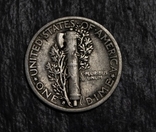 1931 S Mercury Dime Almost VF  Lot F 932 - Picture 2 of 2