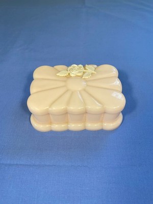 Vintage Menda Co. Pink Acrylic Trinket/Vanity/Dresser Box w/White Rose Decor