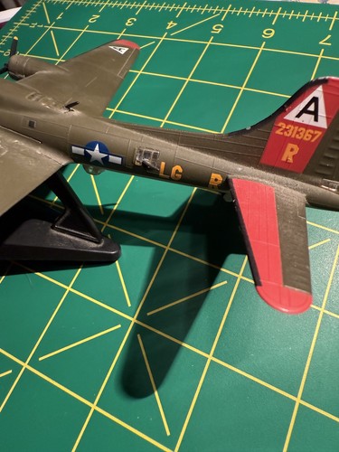 Model Power  B-17G "Chow-Hound" diecast 1:155 - Picture 8 of 13