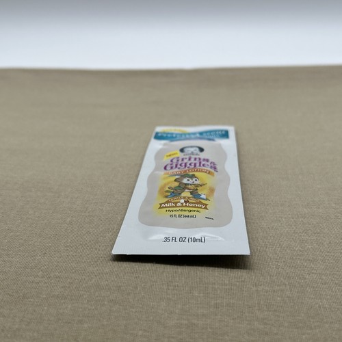Gerber Grins & Giggles lozione per bambini fuori produzione ipoallergenico latte miele 0,35 oz - Foto 6 di 6
