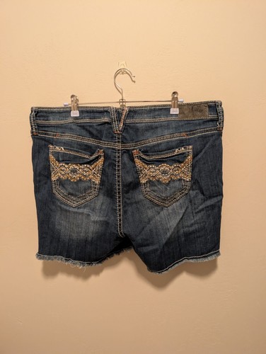 Hydraulic Bailey Denim Womens Distressed Jean Shorts W/ Stud Details Size 20 - Picture 2 of 3