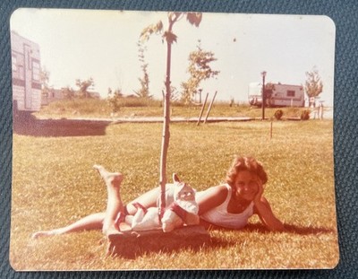 FOUND VINTAGE PHOTO PICTURE Pretty Woman Laying Posing In The Grass