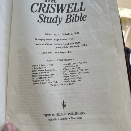 Nelson Criswell Study Bible Brown Leather Good Condition Signed By W A Criswell - Picture 7 of 14