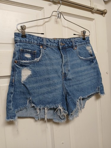 H&M Women’s Denim Blue Cut Off Jean Shorts Size 10 - Picture 2 of 5
