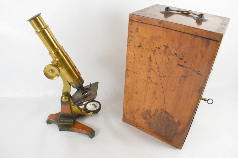 ANCIEN MICROSCOPE EN LAITON DANS SON COFFRET DE RANGEMENT EN NOYER XIXe SIECLE - Photo 2/4