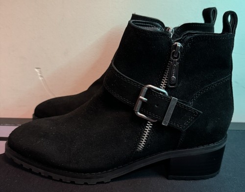 Blondo Women Black Waterproof Suede Block Heel Ankle Bootie 5.5 New *Defect* - Picture 2 of 11