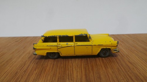 MATCHBOX LESNEY 31 AMERICAN FORD STATION WAGON GMW MADE IN ENGLAND - Picture 4 of 8