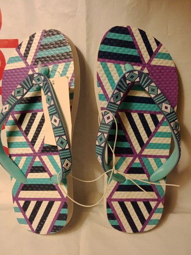 Your choice of youth size Flip-Flops, $10 or B1G1 $5 . Great Buy For Summer - Picture 3 of 15