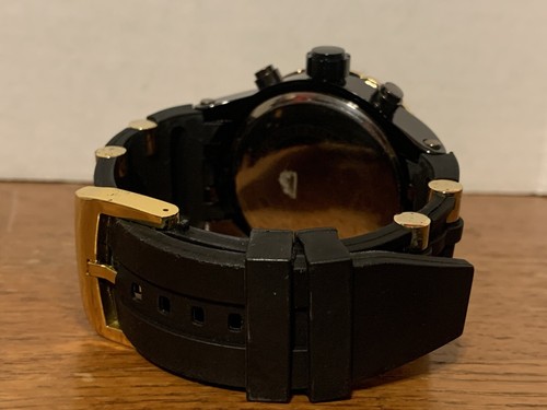 OROLOGIO MILITARE TONO ORO OCEAN DEEP 52mm CASSA OTTONE E SILICONE, necessita di batteria ๐ - Foto 5 di 10