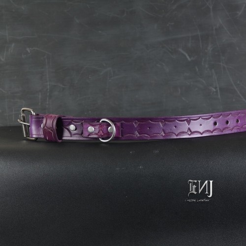 Maßgeschneidertes Hundehalsband aus Leder. 1,5 Zoll breit. Western Design. Lila - Bild 5 von 7