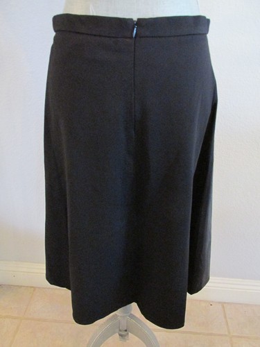 NUEVO CON ETIQUETAS 555 LOS ÁNGELES FALDA DELANTERA DE CUERO NEGRO IMITADO MEDIANO PRECIO DE VENTA SUGERIDO POR EL FABRICANTE $115.00 - Imagen 3 de 8