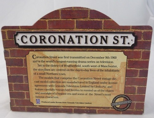 Lledo Diecast Model - Coronation Street Series Morris Z Van Gamma Garments. (82) - Picture 3 of 6