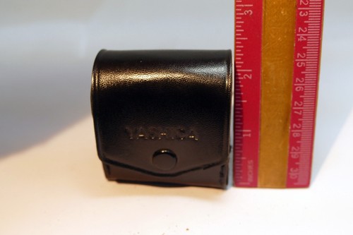 YASHICA small Leather Case for 80mm lens hood - Picture 3 of 8