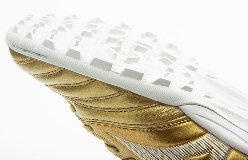 Mizuno MORELIA NEO3 ゴールド25.5ｃｍ Mizuno Morelia Neo 3 Japan FG Soccer Cleats - White, Black