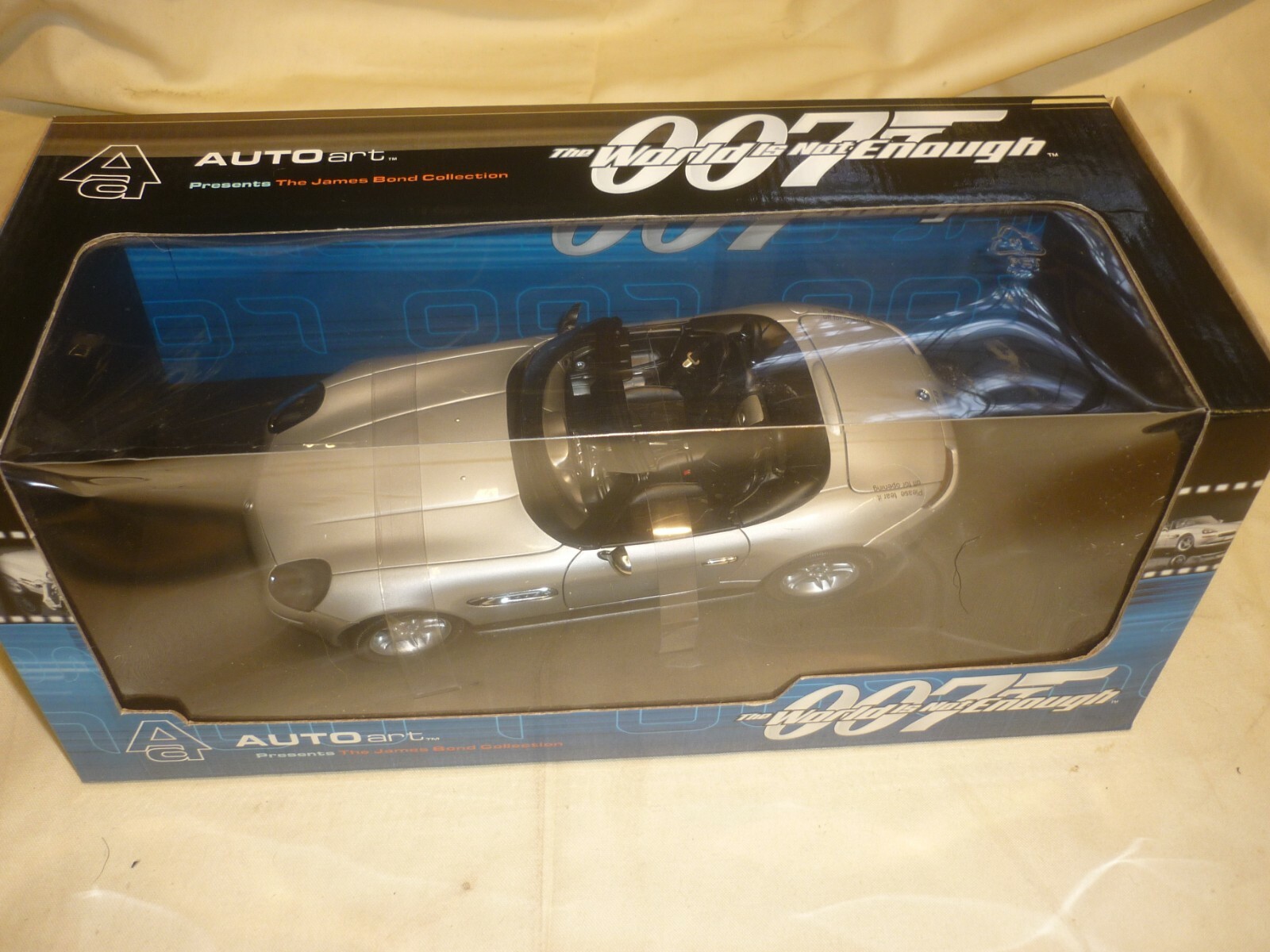 CarArt James Bond's BMW Z8 The World is Not Enough Boxed CarArt James Bond's BMW Z8 The World is Not Enough Boxed
