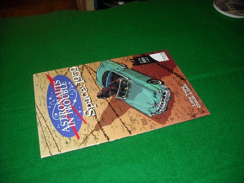 ASTRONAUTS IN TROUBLE #1 JANUARY 2000 COLLECTIBLE COMIC!! - Picture 5 of 7