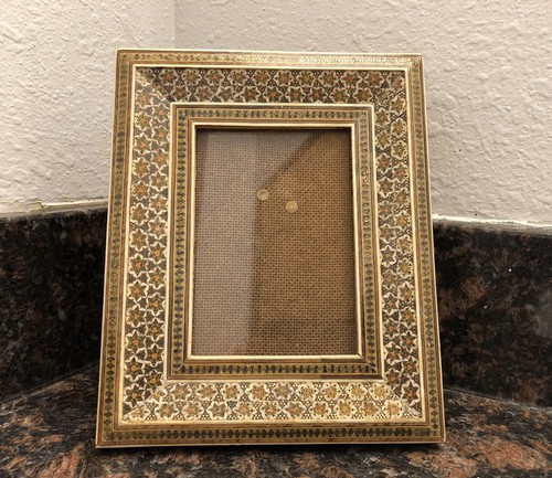 Vintage Khatam Middle Eastern Inlaid Wooden Frame Gold Accents 8 X 6.5” - Picture 4 of 21