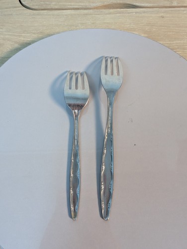 Superior Gardenia Set of 2 Forks Salad Stainless Wavy Scalloped Floral USA - Picture 4 of 7