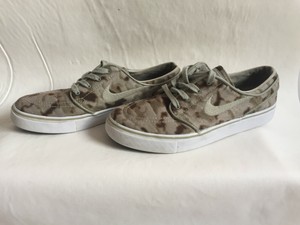 stefan janoski sneaker