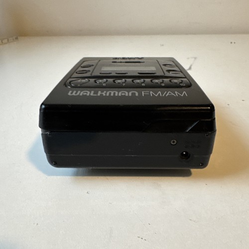 Sony WM-F2085 Mega Bass Auto Reverse Walkman Cassette Player For Parts Or Repair - Picture 2 of 8