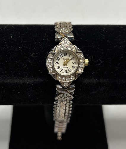 Vintage Woman’s Silver Toned Rhinestone Quartz Elegant Dress Watch New Battery. - Picture 2 of 14