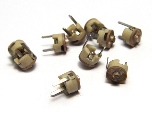 10x Trimm-Kondensator, Kapazitäts-Trimmer, Scheibentrimmer, 60-1, ca. 12...55 pF - Picture 1 of 2