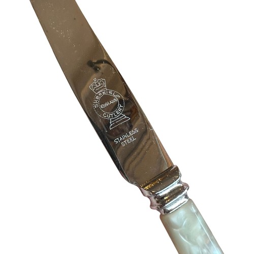 Set Of 6 VTG Sheffield Stainless Steel Knives W/ Faux Mother Of Pearl Handles - Picture 3 of 11