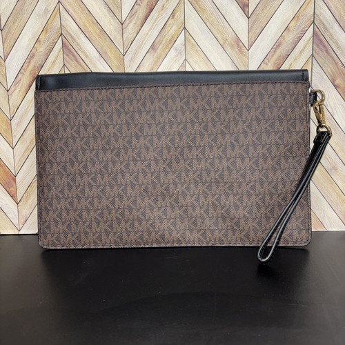 Michael Kors Black/ Brown Coated Canvas/Leather Magnet Envelope Wristlet EUC! - Picture 2 of 11