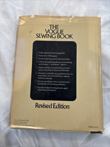 The Vogue Sewing Book - Hardcover By Vogue - ACCEPTABLE - Picture 2 of 4