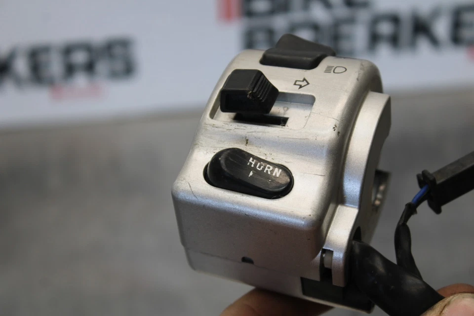 05-06 VICTORIA KINGPIN DELUXE ЛЕВЫЙ ЗАЖИМ НА РУПОР СИГНАЛЫ ПЕРЕКЛЮЧАТЕЛИ BB195 - Изображение 2 из 4