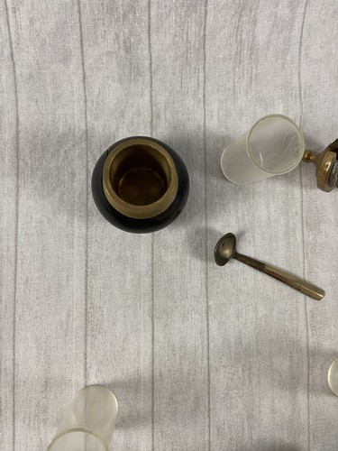 Vintage Walnut? Horn? Brass Salt Pepper Shakers & Cellar W/ Tray - Picture 7 of 12