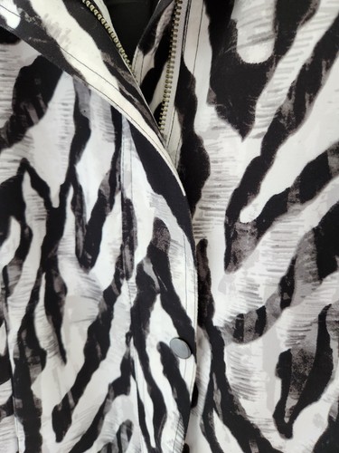 Chicos Jacket 1 M 8 10 Black White Zebra 3/4 Sleeve Zip Snap Pockets Lined - Picture 6 of 15