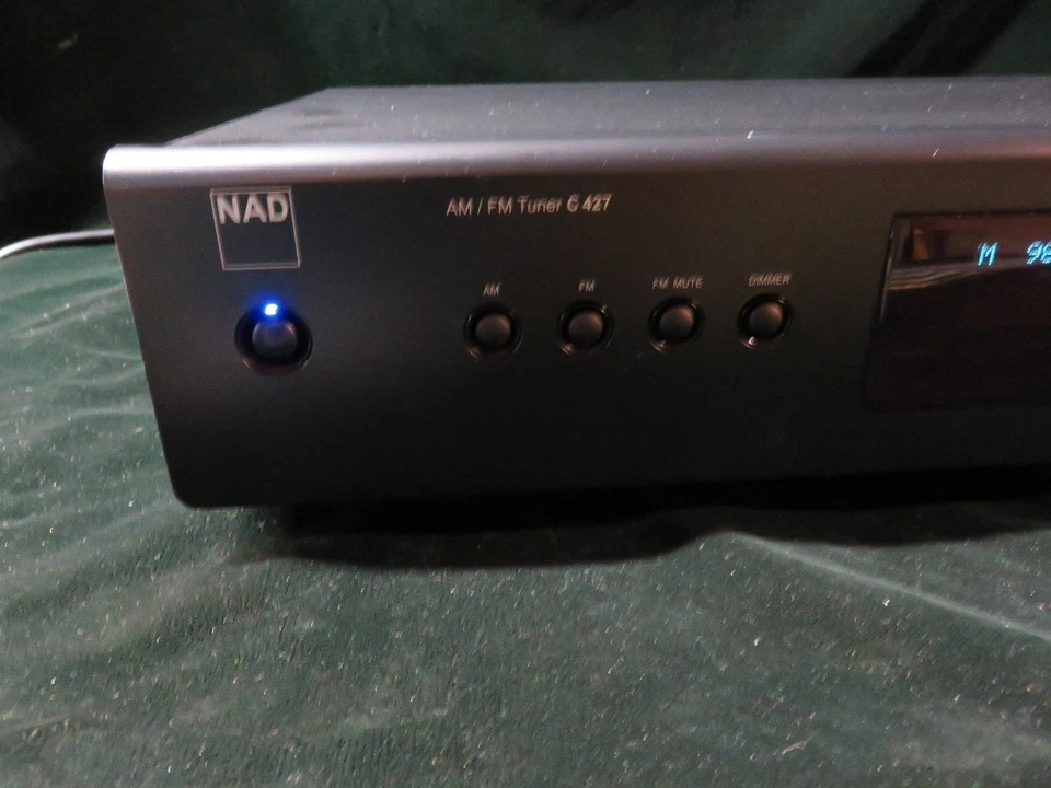 Sintonizador NAD C427 con control remoto probado en excelente estado! Foto 2 de 4