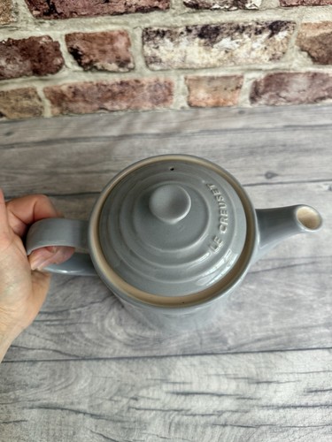 LE CREUSET Medium Grand Stoneware Teapot 1.3L Light Grey - Picture 6 of 11