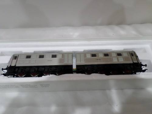 Marklin V188 HO Diesel Locomotive, Delta Decoder, Silver Livery - Picture 21 of 23