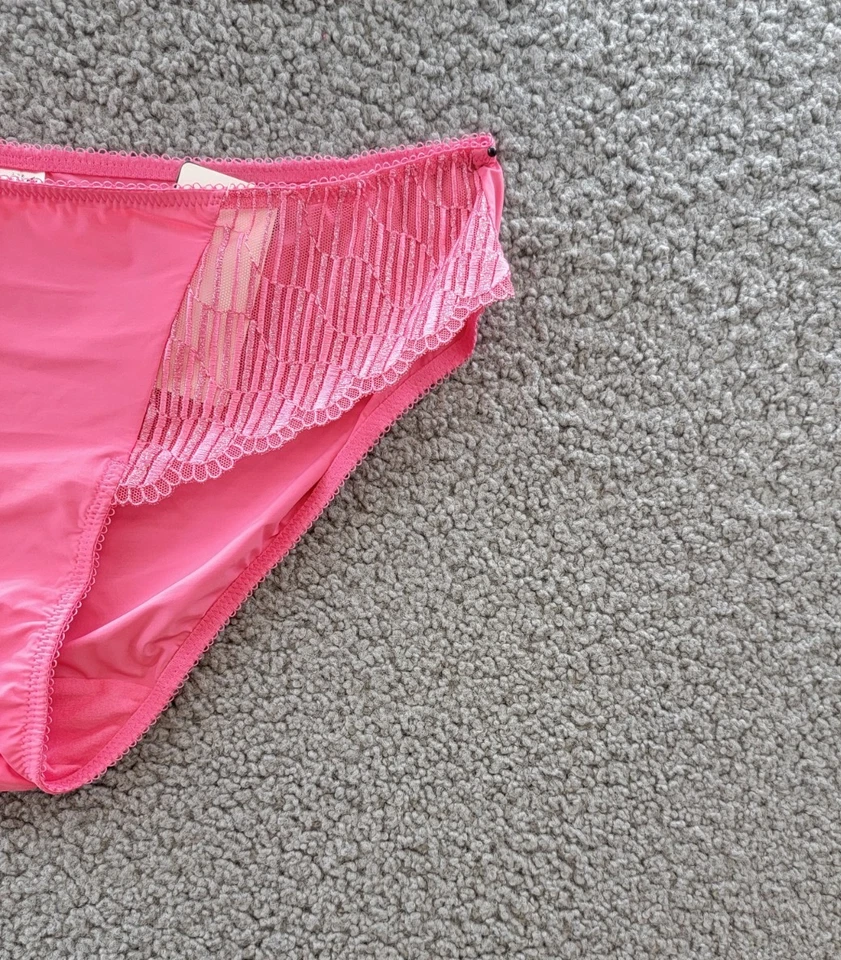 Bikini Wacoal La Femme para mujer 7-L rosa intenso bordado laterales cintura elástica Foto 4 de 4